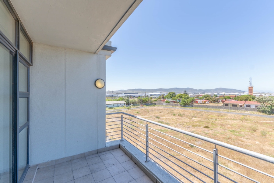 1 Bedroom Property for Sale in Royal Ascot Western Cape